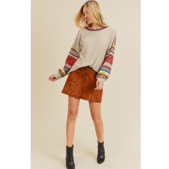 Long sleeve shirt sweater boutique women’s small - Picture 7 of 15